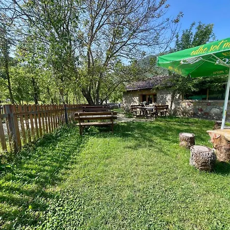 Stani I Metes-bujtina Casa vacanze *